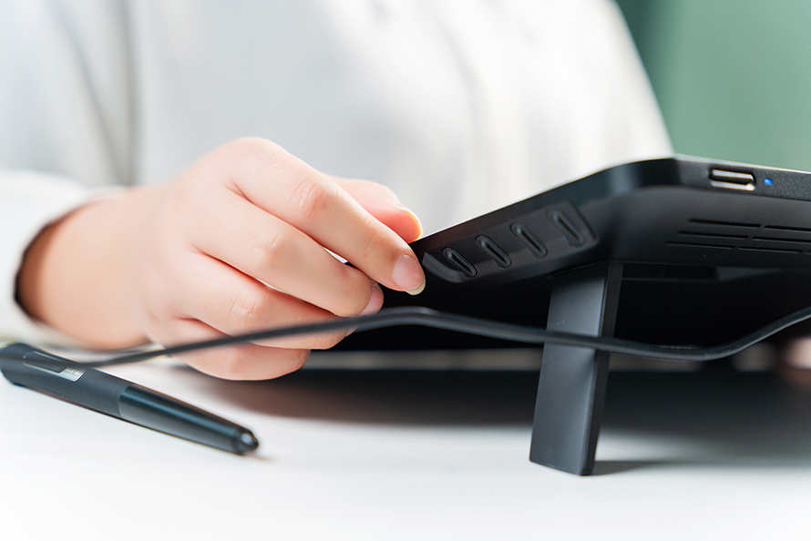 wacomcintiqpro16手绘屏,wacom2021数位屏