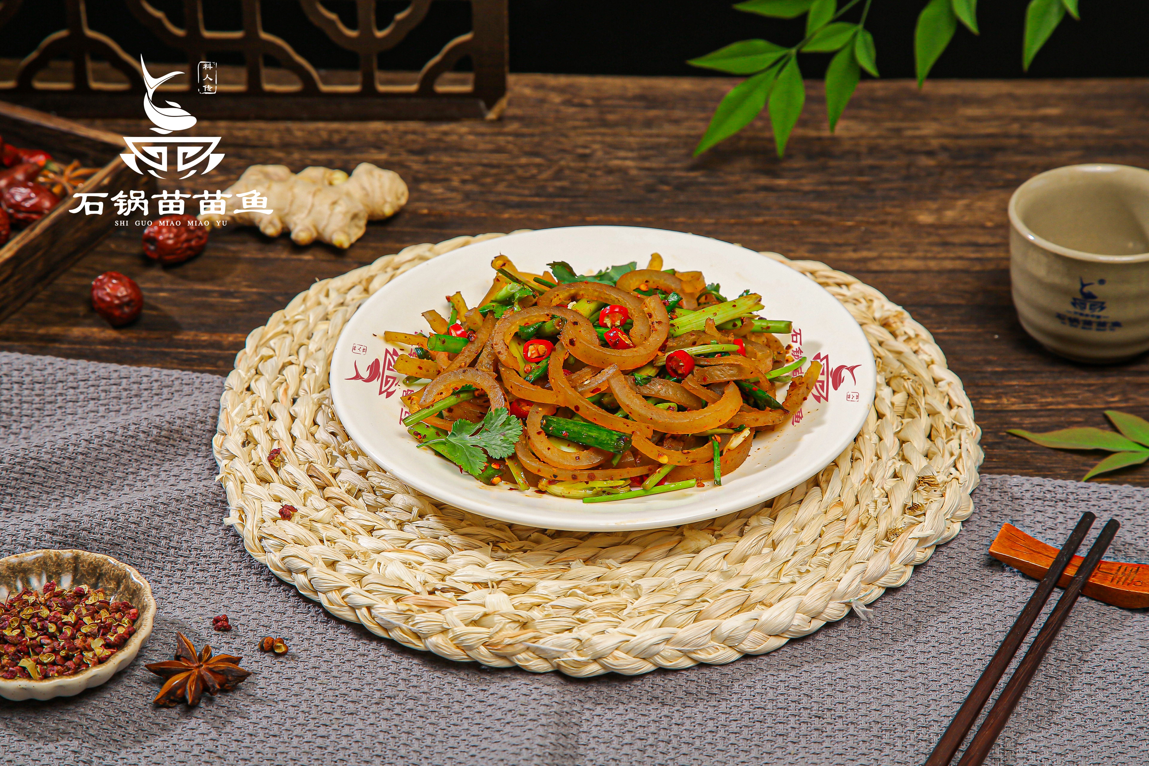 烤涮一体的旋转火锅店怎么加盟,如何开好一家火锅加盟店