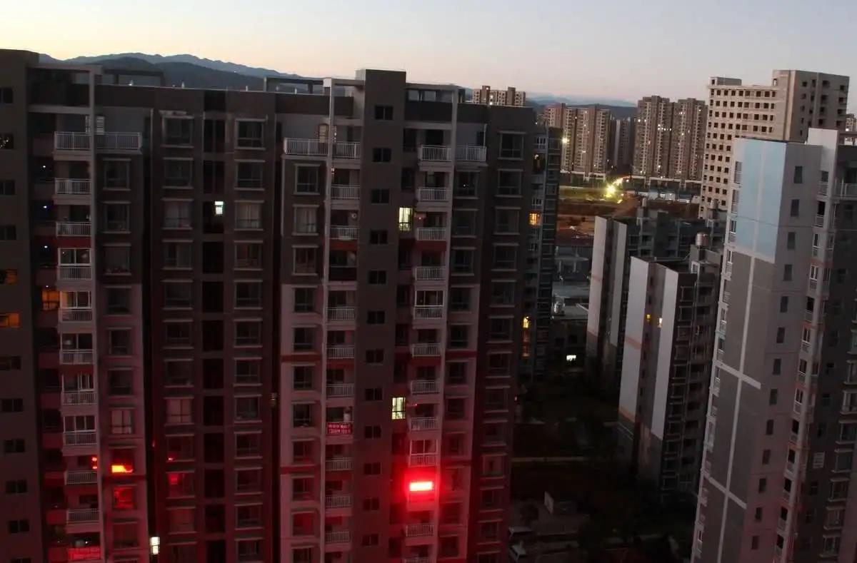 住宅小区曾经有坟场有影响吗,小区专门放骨灰的房子