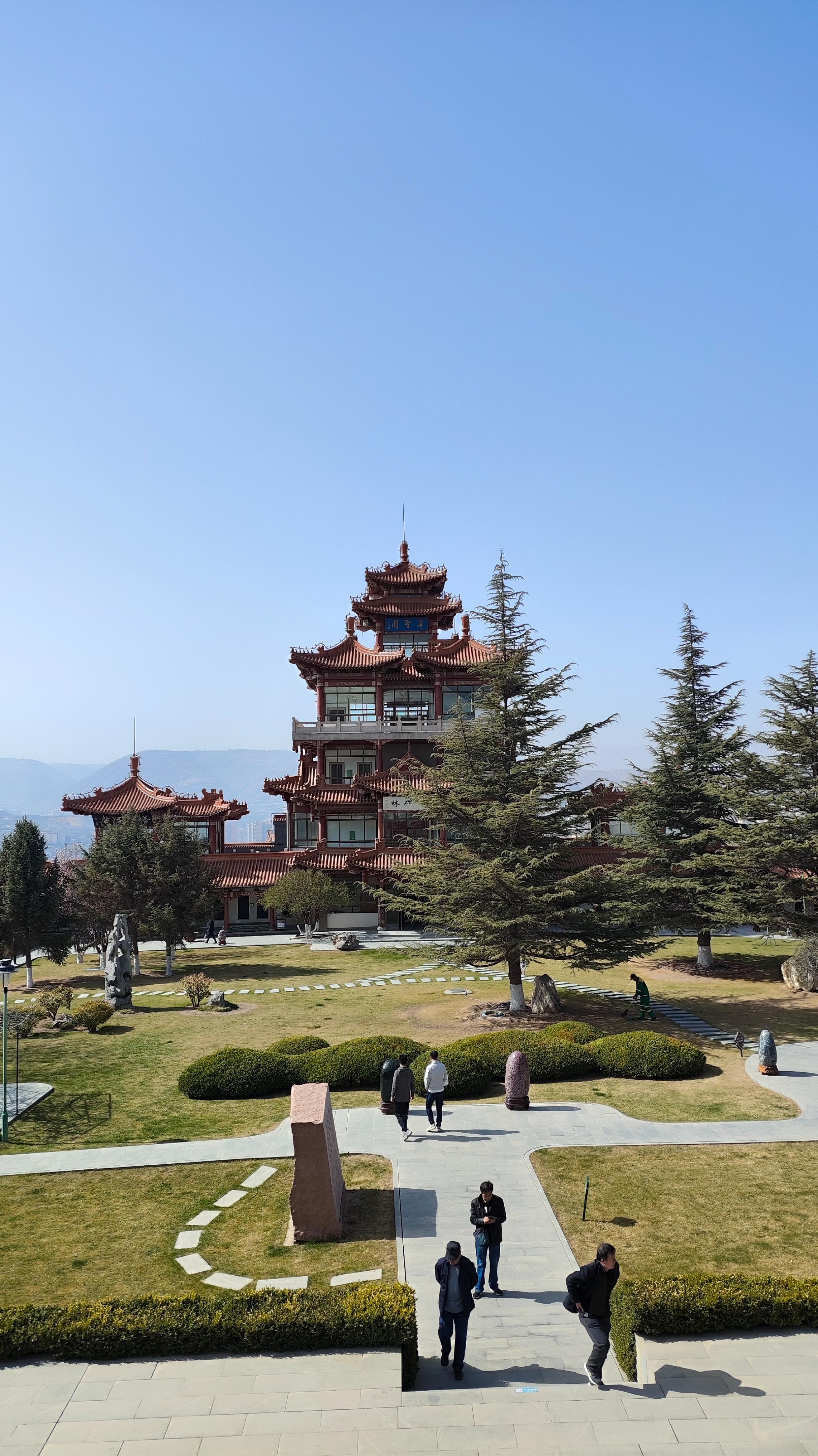 2个人去云南旅游5天多少钱,去北京穷游三天需要多少钱费用