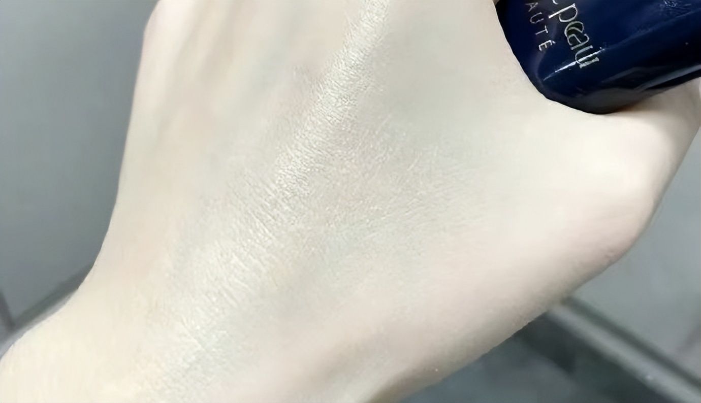 干皮好用的隔离伪素颜,隔离自然裸妆好气色