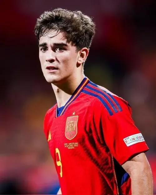 世界杯开幕式上的神颜,世界杯赛场上的帅哥