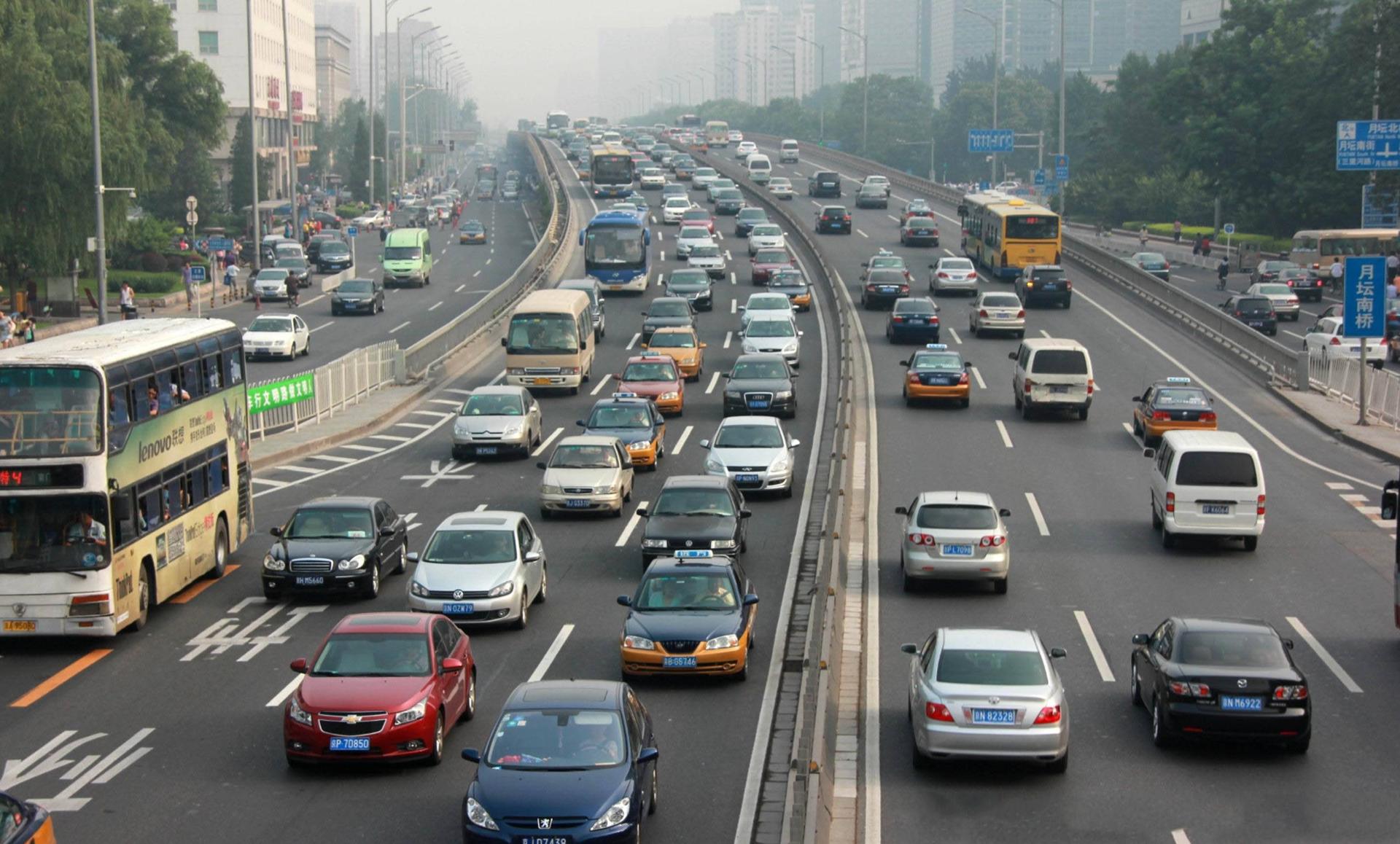 ​200多人抢一个号？北京人买车堪比“中彩票”