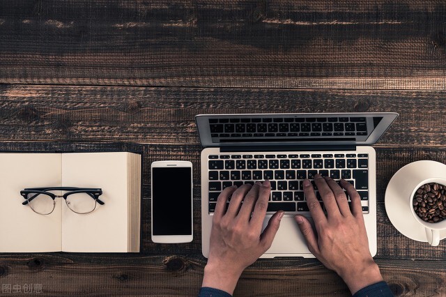 人要经历跌到谷底才能达到高峰,从人生巅峰跌到谷底