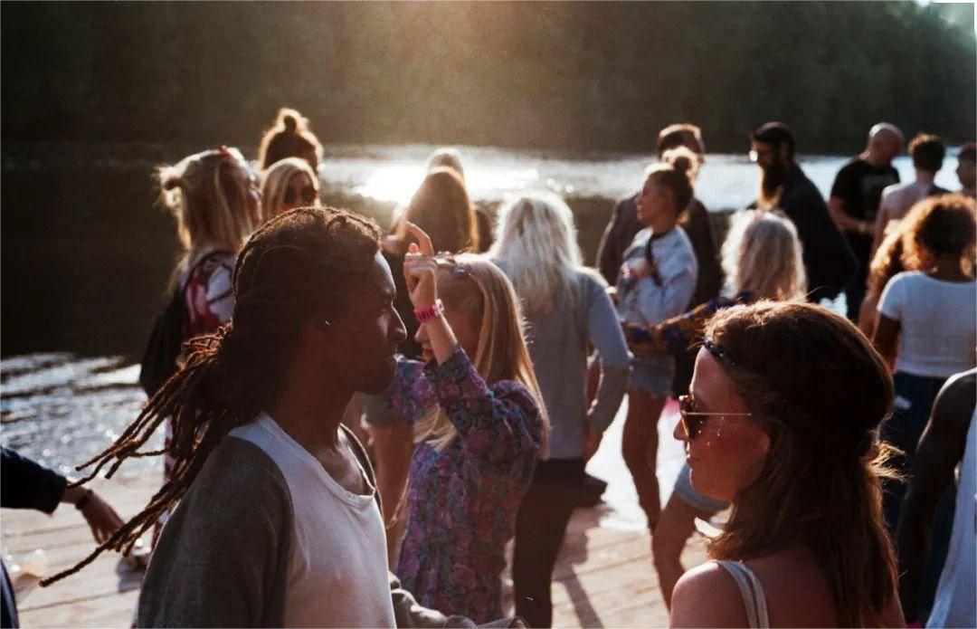 动物在交配前，为啥会先闻对方的屁股，小小肛门释放了多少信息？