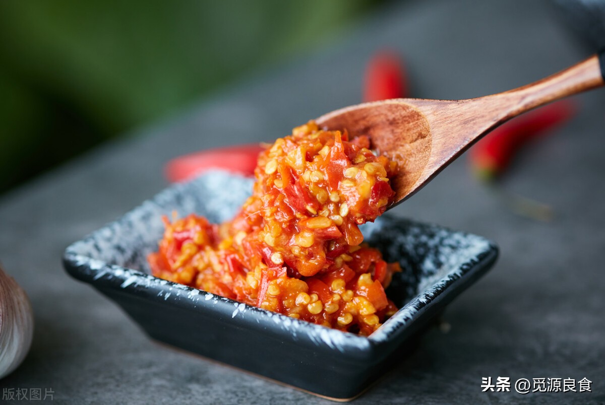 做辣椒酱不放盐的视频,五香辣椒酱用不用加盐