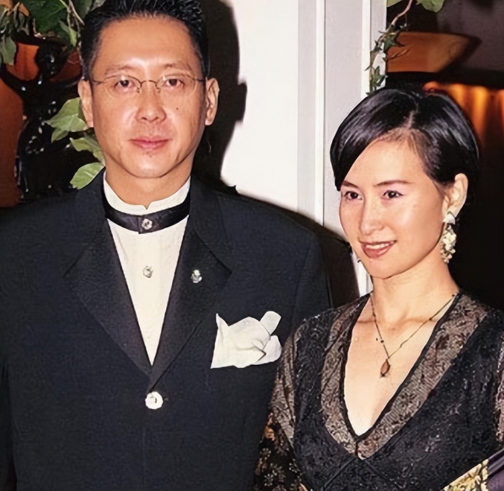 李嘉欣何超琼最近消息,何超琼梁安琪李嘉欣