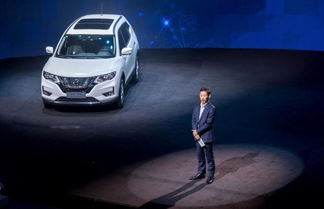 2017年丐版日产途乐,奇骏途乐对比图