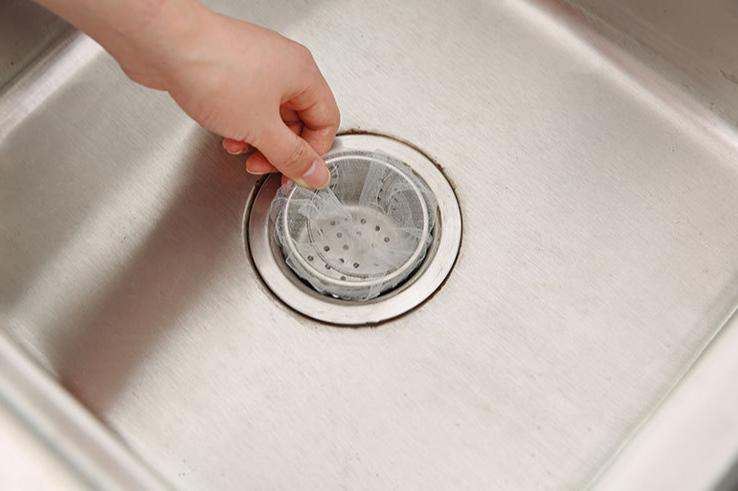 下水道热水堵冷水不堵是啥原因,下水道堵了千万别用热水冲