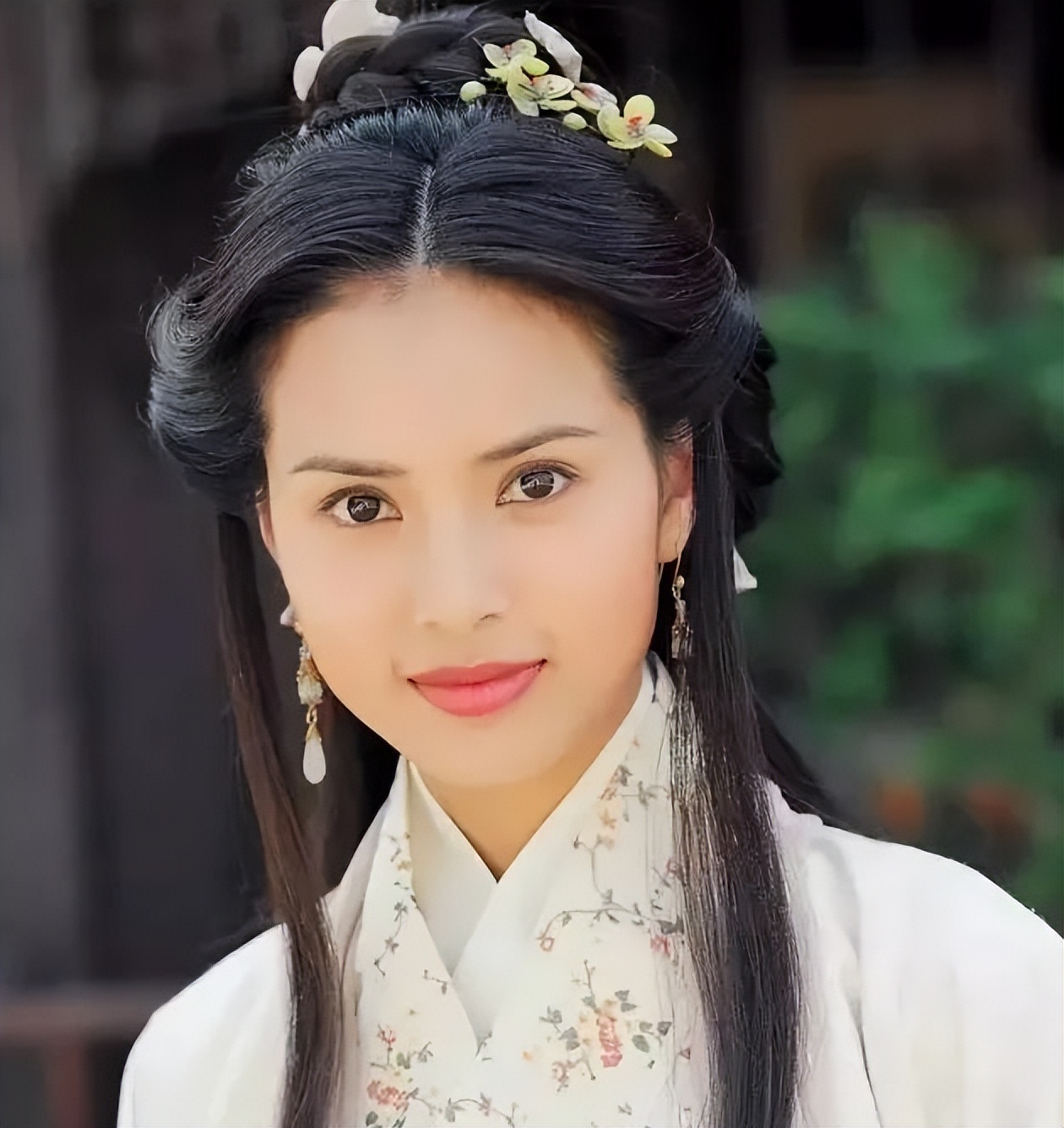 鑳″啗鐗堝皠闆曡嫳闆勪紶涓殑绁為洉渚犱荆,鑳″啗婕旂殑灏勯洉鑻遍泟浼犵涓夊崄涓冮泦