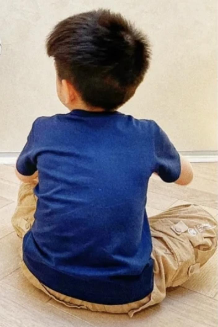 陈妍希陈晓合体现身高调撒狗粮,陈妍希晒全家福为陈晓庆生