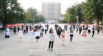 为了拯救污名化的“宅舞和宅圈”，这群日本宅男已经努力了15年