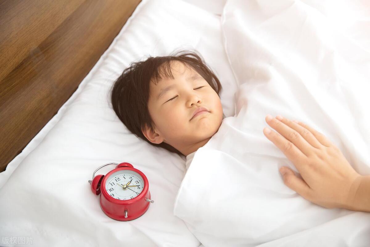 抽动症孩子家长怎样去心理疏导,专家提醒治疗抽动症先确定病因