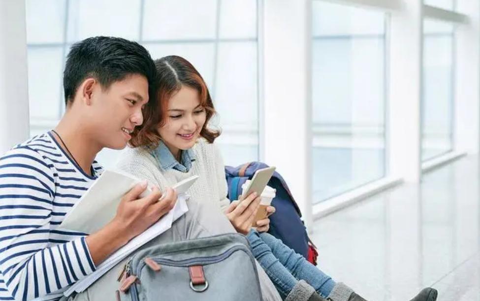 老婆总是刷小视频,女朋友老是被小视频误导