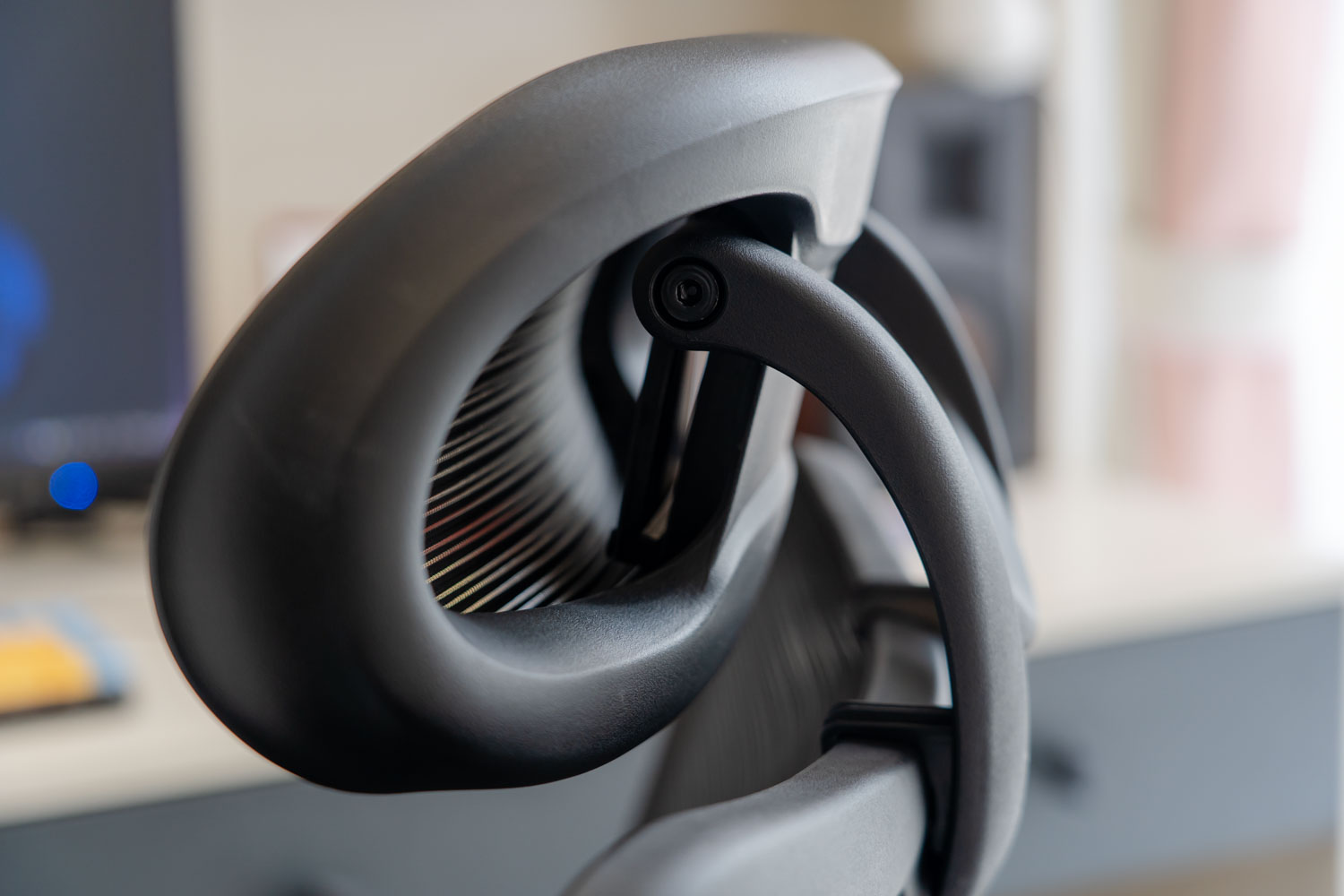 永艺入门级人体工学椅横评,永艺双背联动人体工学椅评测