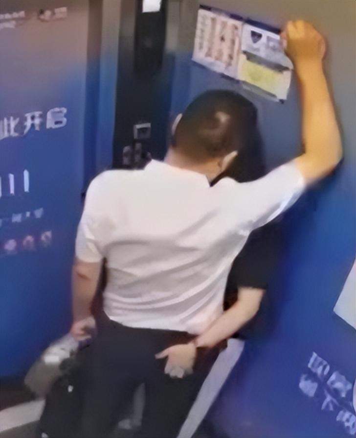 南京某高校领导与已婚人妻开房酣战5小时，结束后腿都软了