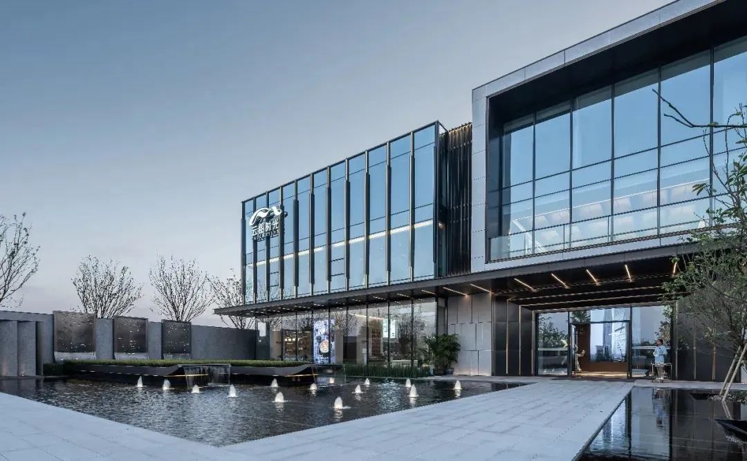 中营腾憬｜示范区如何通过玻璃做出亮点，设计+选材+施工工艺