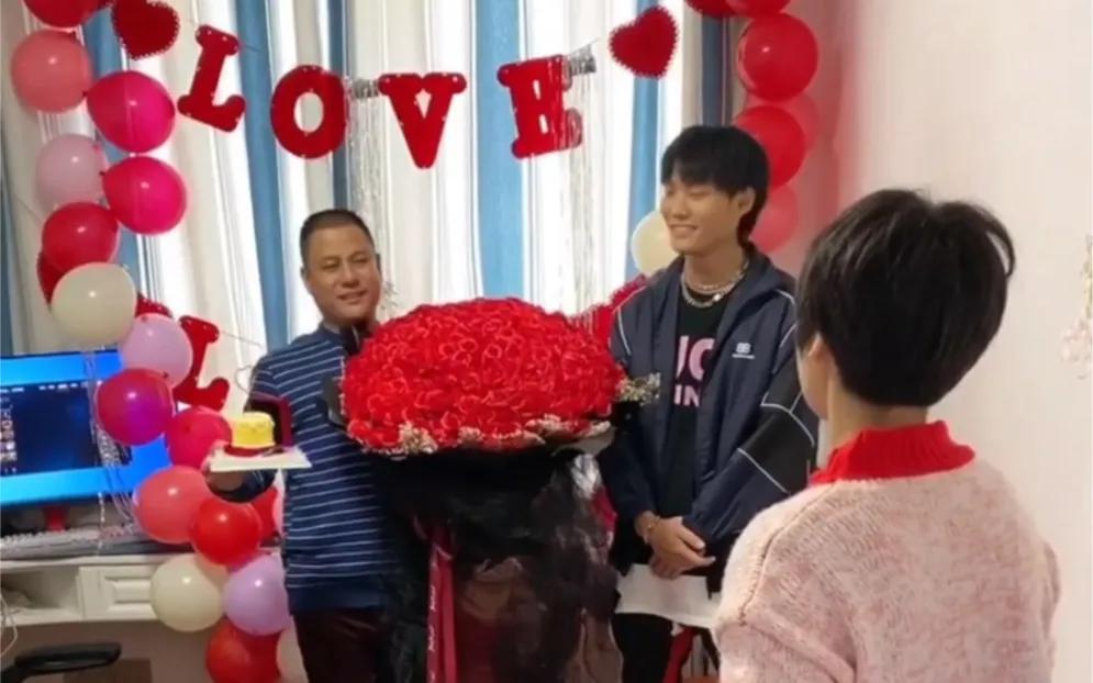 合肥小杨哥爸爸事件视频,小杨哥他爸事件视频