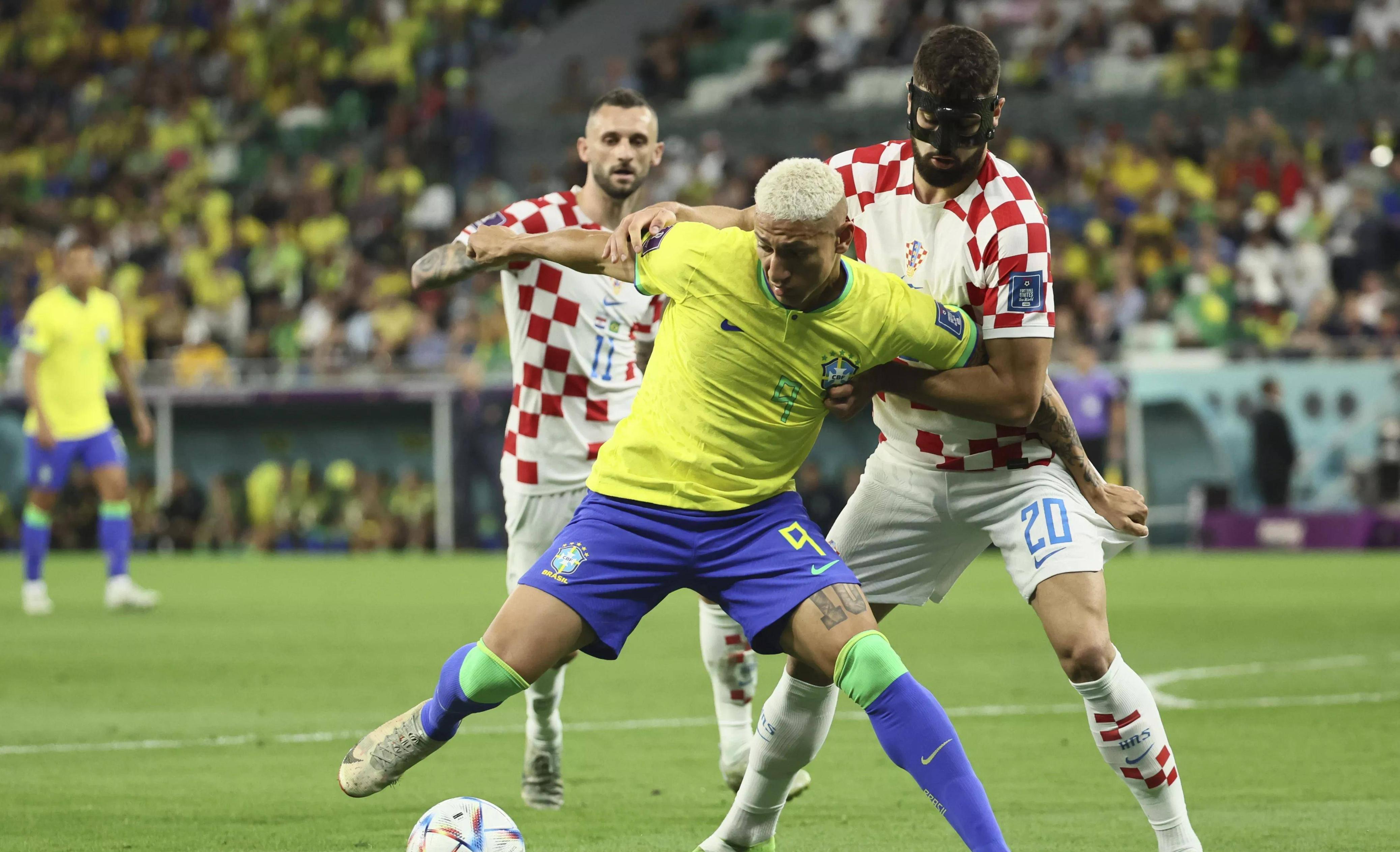 史诗级！皇马1亿欧正式报价顶级前锋！9000万中卫+魔翼来投