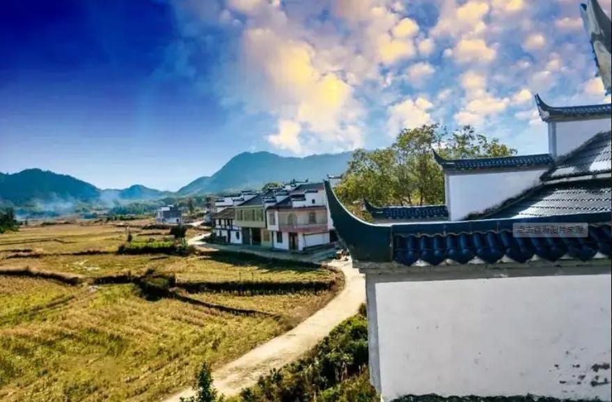 农村自建房的土地可以转让吗,农村房屋转让给个人合法吗