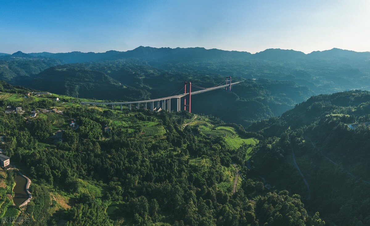 中国跨海跨江跨河桥梁世界第一,中国建的高难度桥梁