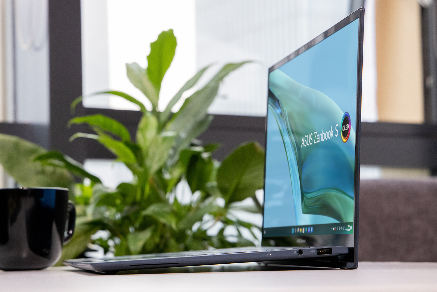 华硕预热轻薄本新品极简主义设计,华硕又炫酷又轻薄的笔记本