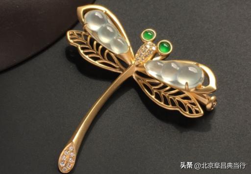 翡翠腕表女,翡翠既可优雅也可以休闲