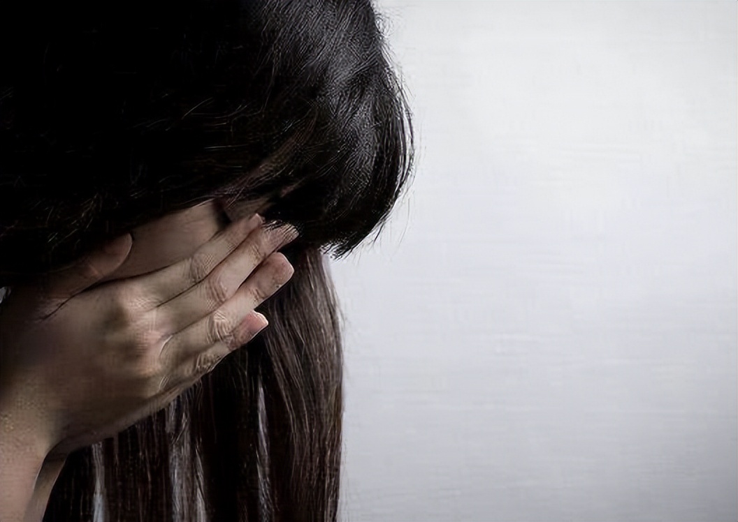 安徽一女子劝解下跳河溺亡,安徽女孩跳河溺亡原因最新