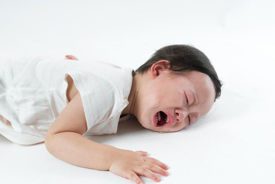一招解决孩子哭闹发脾气,孩子哭闹发脾气要如何解决