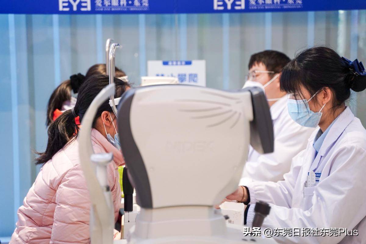 家长看过来！开学在即，配眼镜、买文具小心掉进这些“坑”