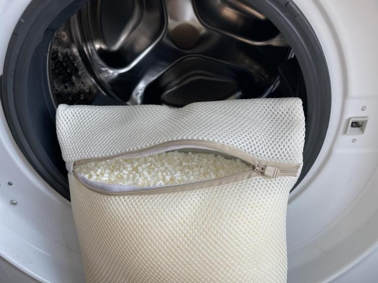 怎么选购一个适合自己的枕头,双人舒适枕头怎么选购技巧