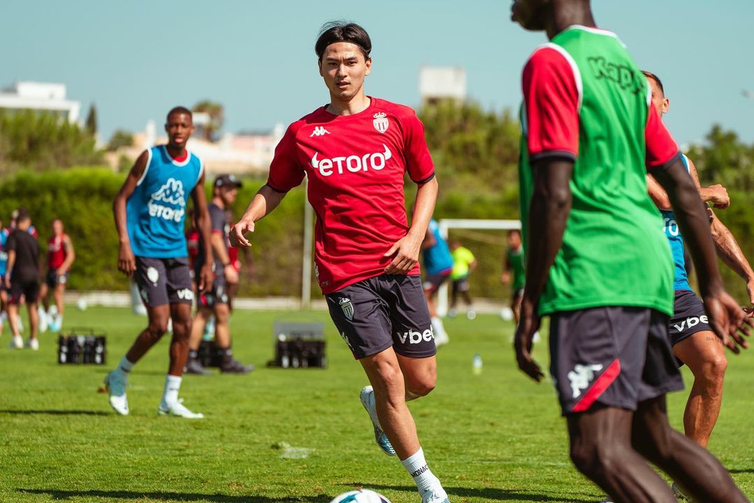 德国队主场1-4惨败日本足球小将,日本队2-1逆转击败德国大学生