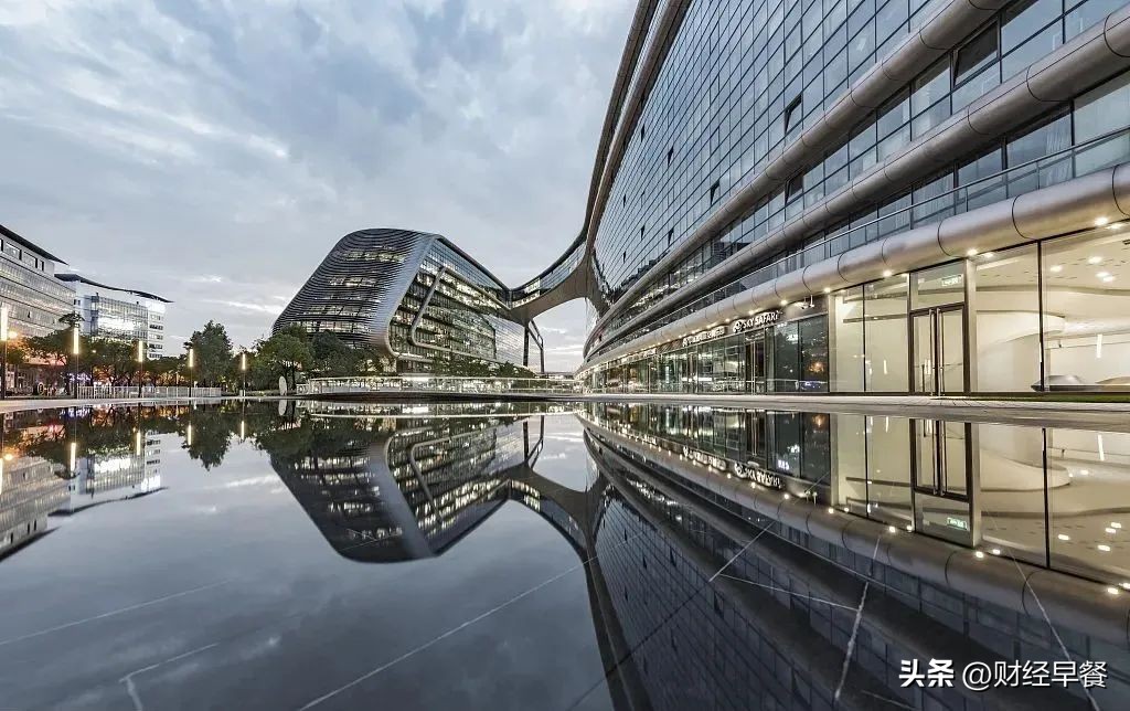 西郊国际金融产业园，一家“明星”公募基金的选择