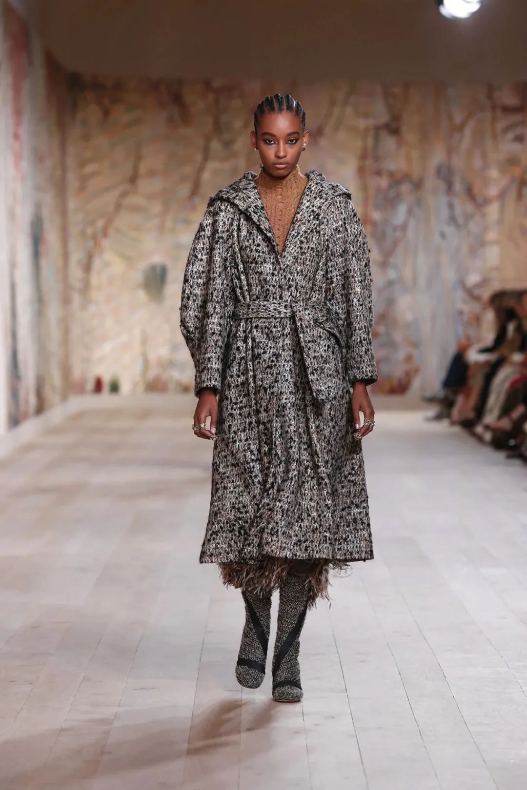 2023年明星穿过的高定,又大又繁琐的高定系列