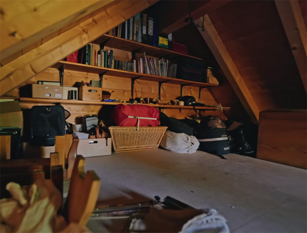 发现一位74岁奶奶的蜗居：16㎡小家没电没暖气，她却一住就是30年