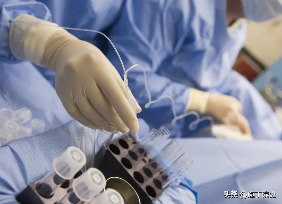 高校女厕所里的高薪兼职：过万薪水背后，是见不了光的灰色产业链