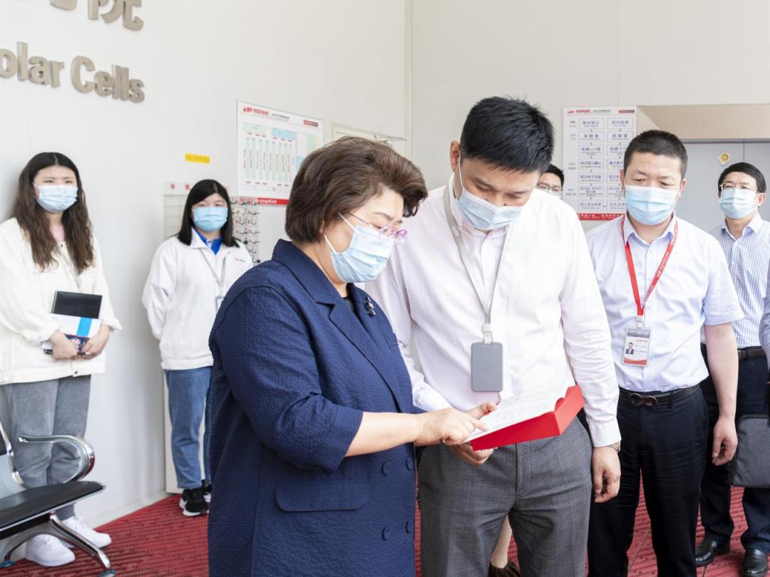 区领导走访挂钩企业,县人大常委会主任到企业调研走访