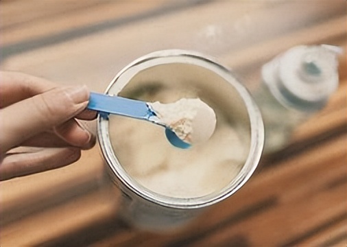 女儿食用奶粉患病父亲维权坐牢,孩子吃毒奶粉家长被抓