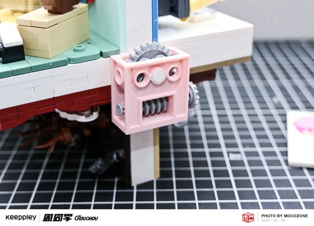 【积木测评】旋转的场景变换！周杰伦首款积木套装很有趣