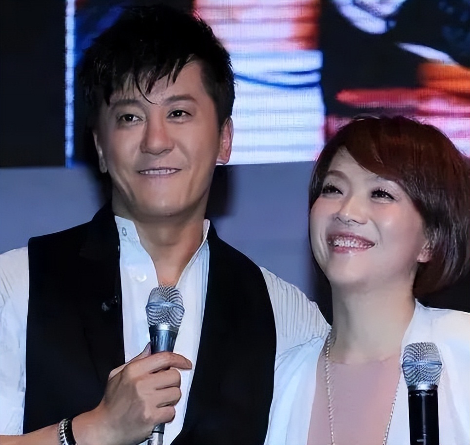 毛宁51岁再次翻红了吗,54岁毛宁罕见出镜