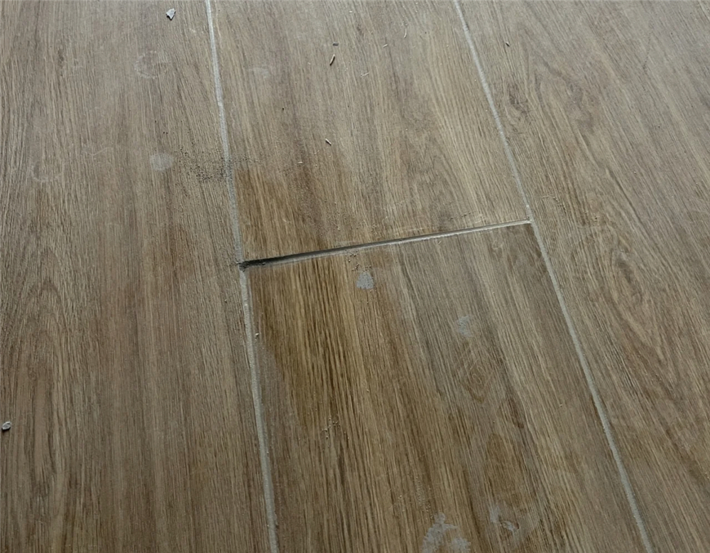 木纹砖到底怎么选,木纹砖为什么不建议铺