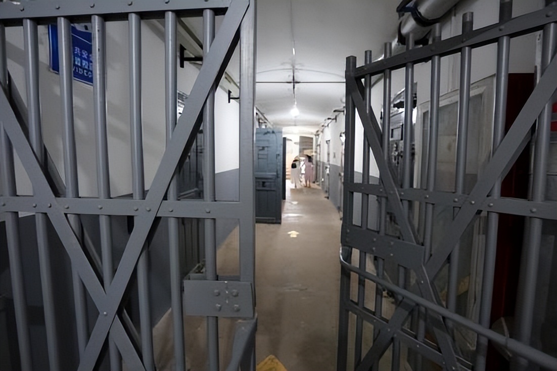 老板给我们买的新衣服,老板给我买的衣服