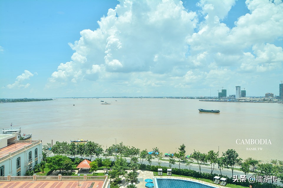 五星级的金边圣卡酒店,眺望洞里萨湖按摩SPA泳池设施俱全