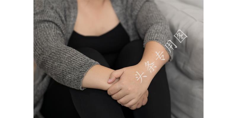 婆婆帮小姑子带孩子住我们家,婆婆带孙子照顾瘫痪老人