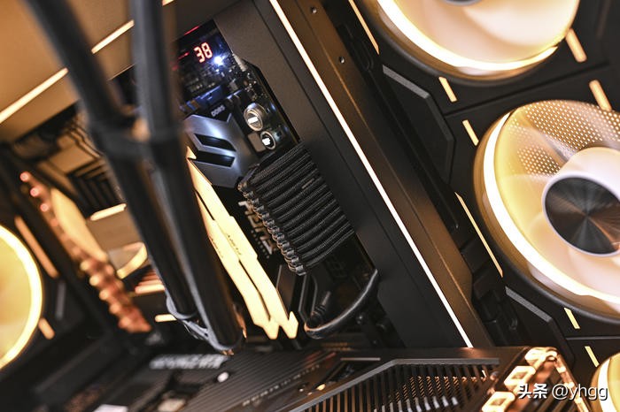 黑金全塔海景房——ROGZ790HERO+4080猛禽+追风者NV7装机展示