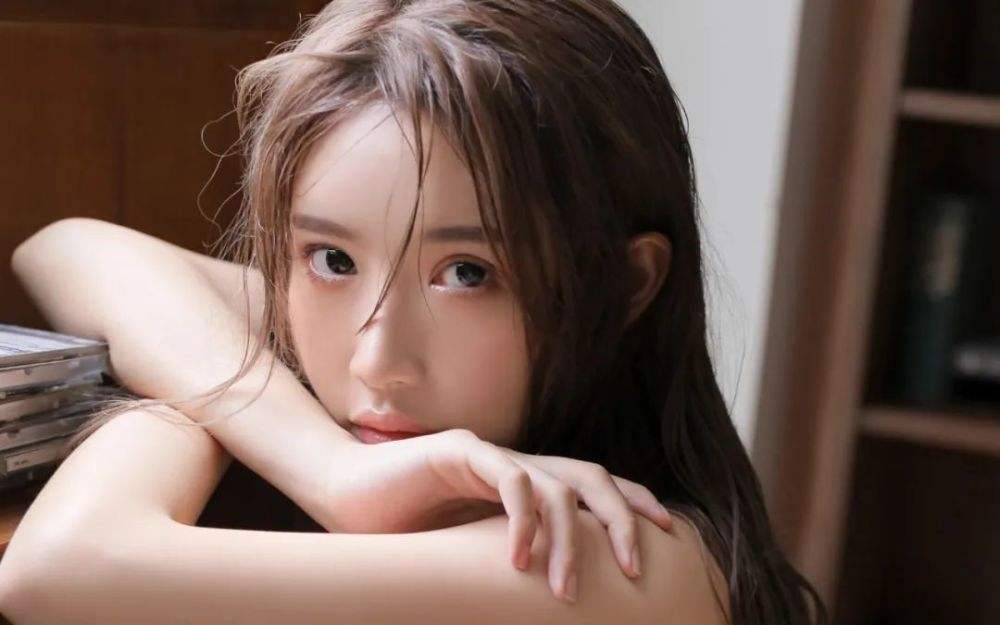 女人放不下“旧情人”，会有这几个表现