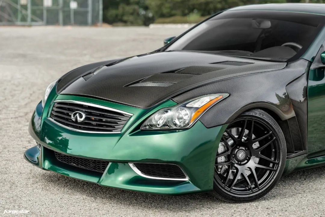 “战神”与“淑女”的重影