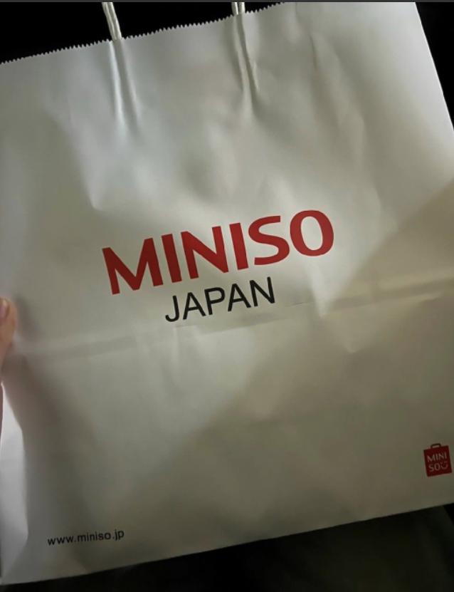 宝马mini冰淇淋事件女孩被网暴,因为两个冰淇淋损失200亿视频