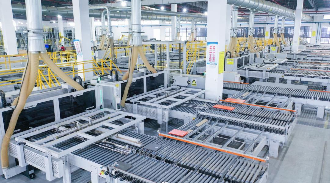 助力全球家居产业，星辉数控专注打造家具工业4.0智慧工厂！