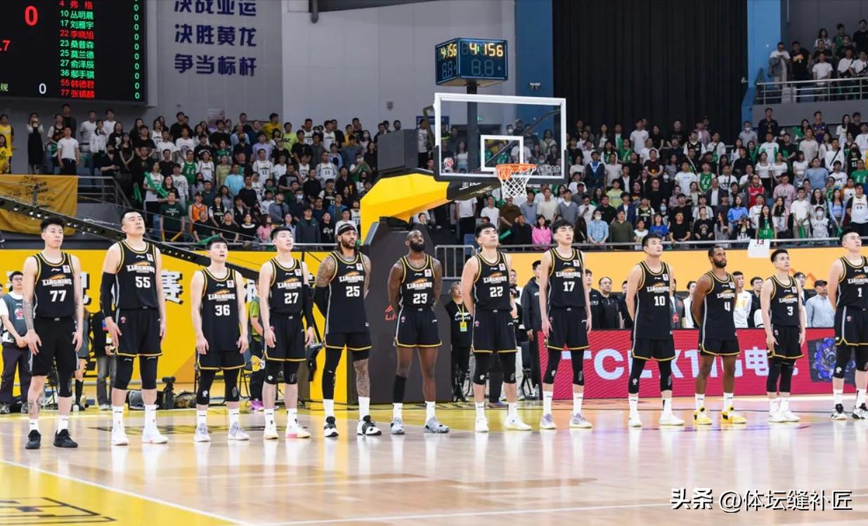 22分大逆转辽宁险胜广东扳成1-1,广厦对辽宁胡金秋受伤动图